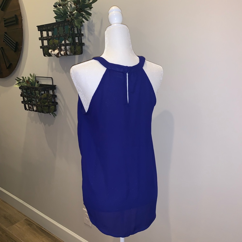 Blue Tank with Flower - Picture 3 of 4